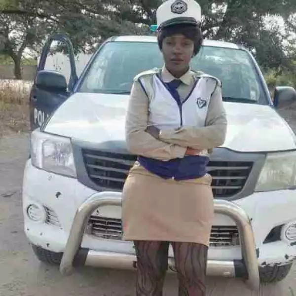 See Photo Of A Zambian Policewoman With A Tight Skirt That Got People Talking.